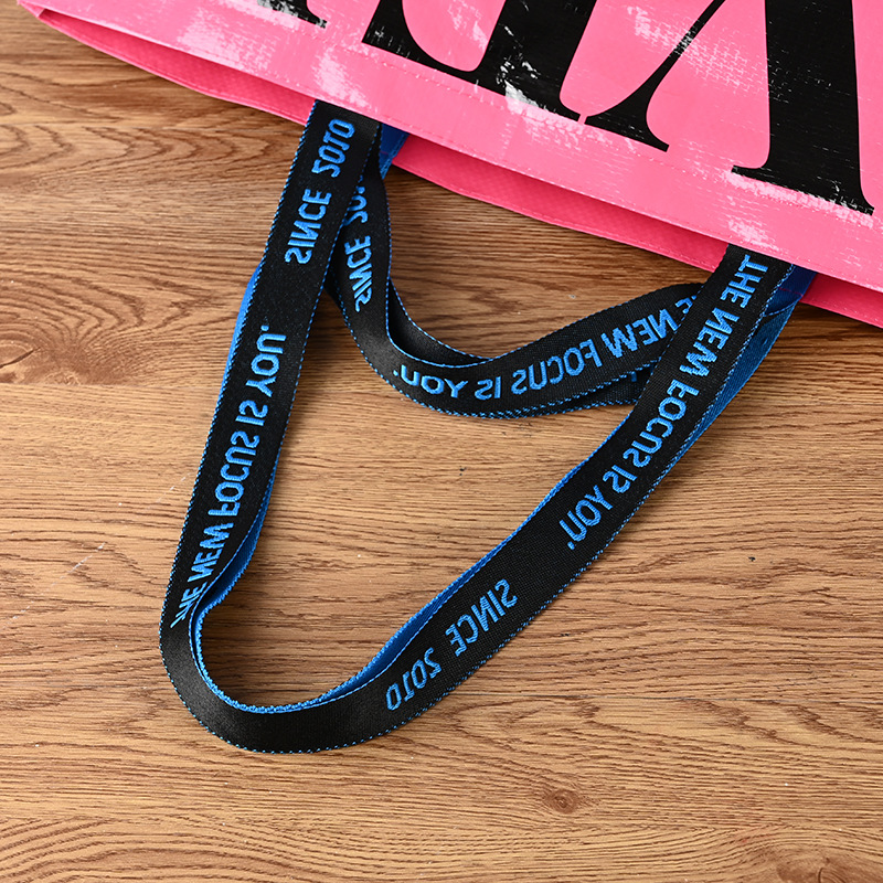 Customized hand-held woven bags, pp laminated waterproof moving snake skin bags, advertising bags, fashionable gift shopping bags, and printable words Application Scenario