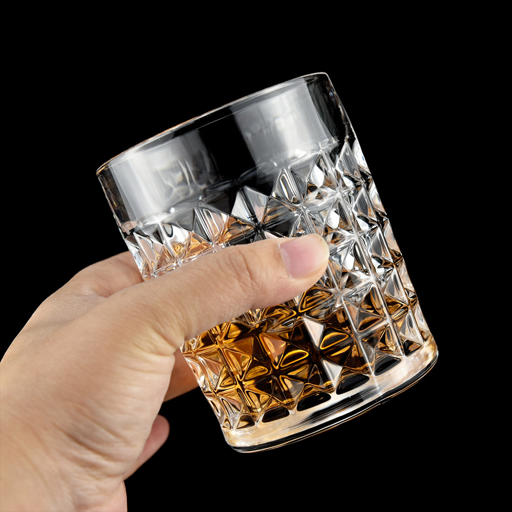 7 Piece Glass Whisky Glass Decanter Set Wine Glass Men's Gift Whisky Glass Set Application Scenario
