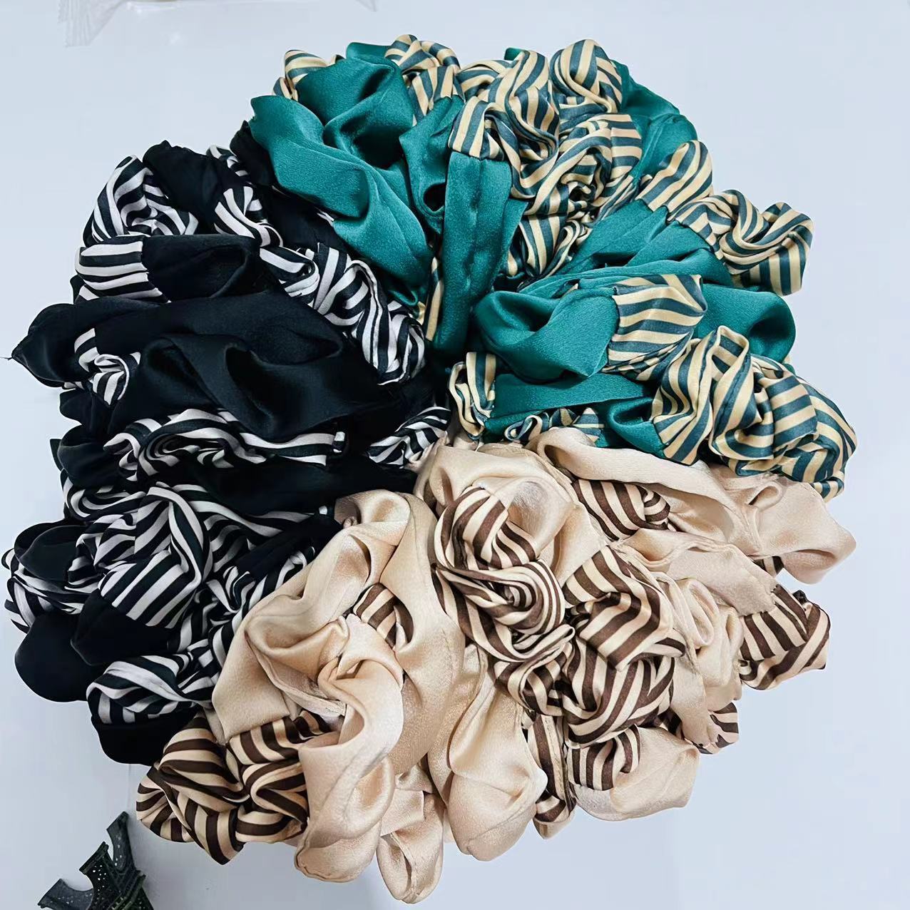 Korean version temperament striped large intestine scrunchie head rope leather band high-grade hair hoop large intestine circle hair accessories 1 yuan 2 yuan Item Picture