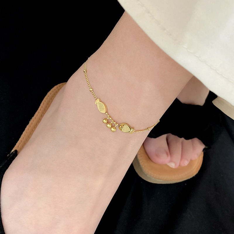 Japanese and Korean light luxury double small fish ankle chain for women, summer titanium steel gold high-end, cold style, niche design sense ankle chain details Picture