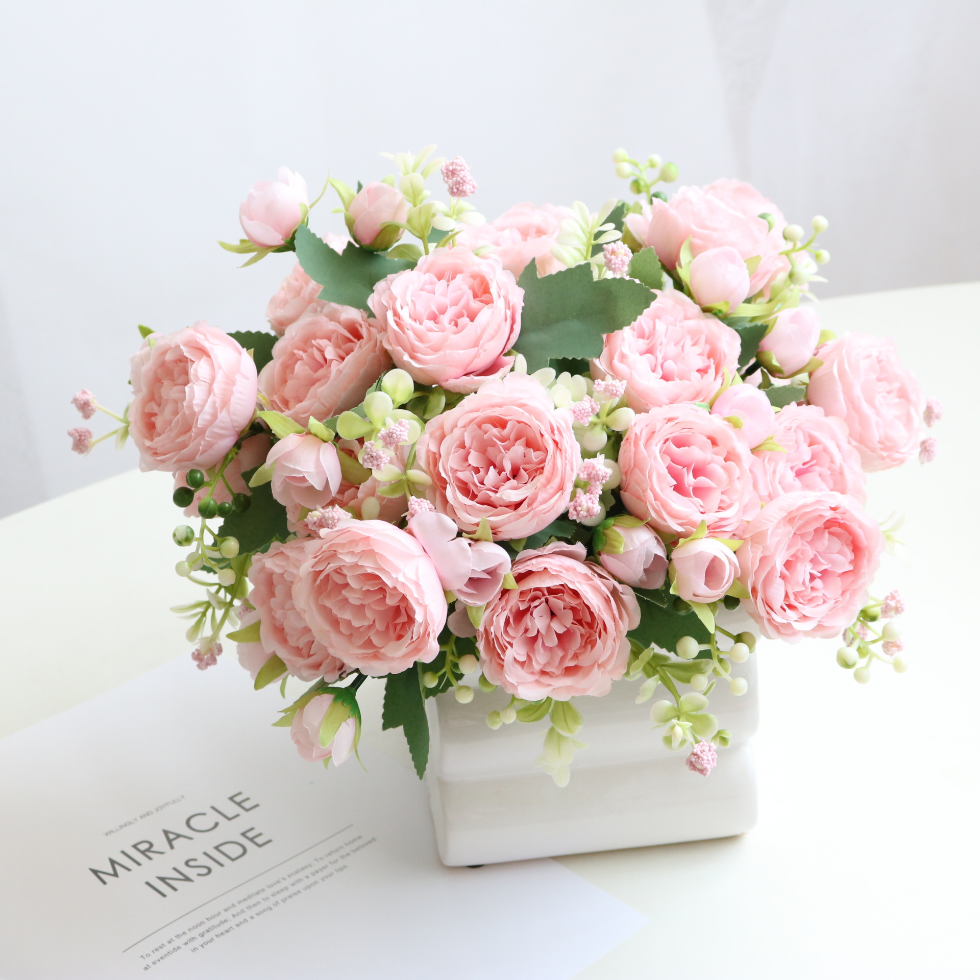 Spot Wholesale Home Decoration Simulation Fake Flower Small Bouquet Rose Wedding Arrangement Simulation 5 Head Persian Rose