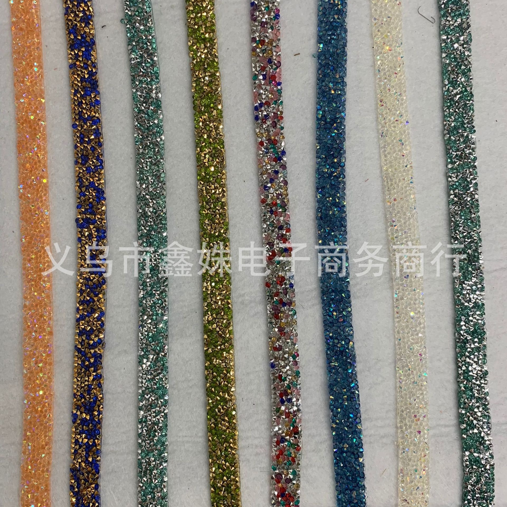 ويُشار الى شجرة المسمباشرة الى الصمغ الحراري الذائب في الظهر Item Picture