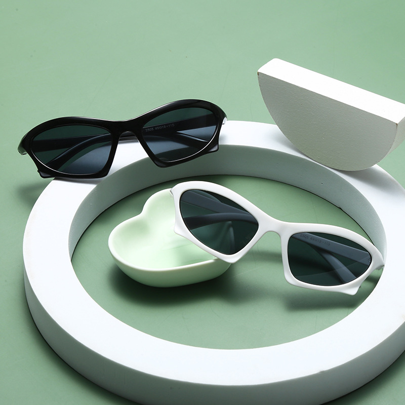 时尚儿童太阳镜潮未来感男女童遮阳眼镜孩子酷炫装饰宝宝墨镜批发