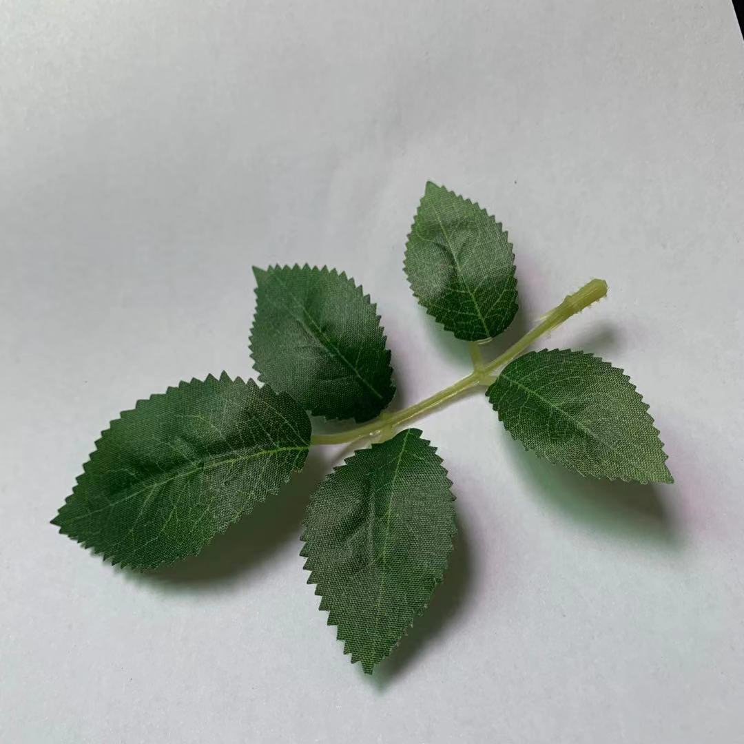 Silk screen flower materials wholesale simulation flowers fake flowers with leaves five rose leaves rose leaves silkscreen rose leaves Application Scenario