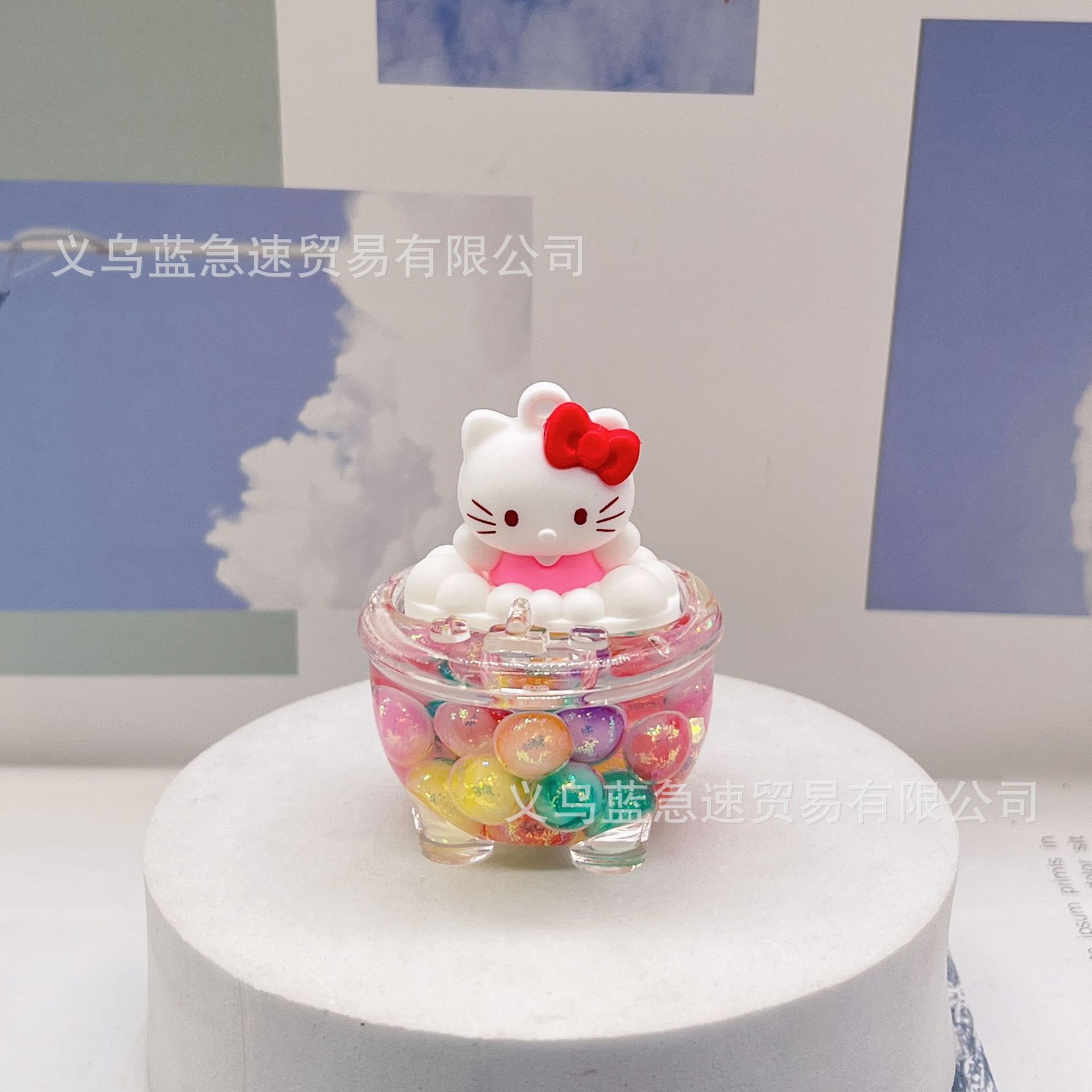 New Acrylic Into Oil Quicksand Bottle Glow-In-The-Dark Bubble Bead Bathtub Pvc Figure Cartoon Pendant Key Chain Wholesale Application Scenario