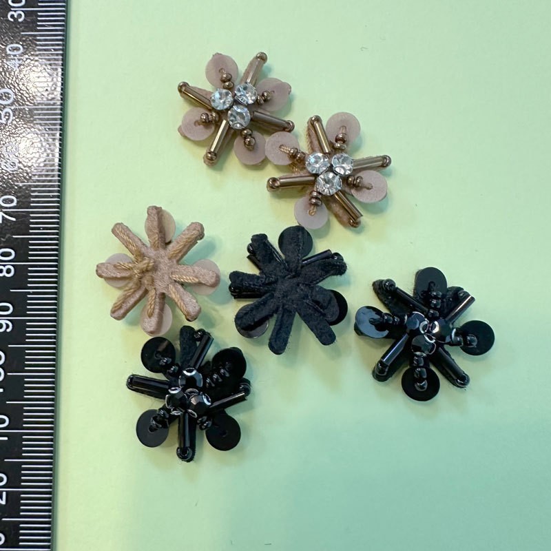 约2.4CM亮片水钻串珠十字雪花小花服装鞋包饰品配件花朵百搭详情4