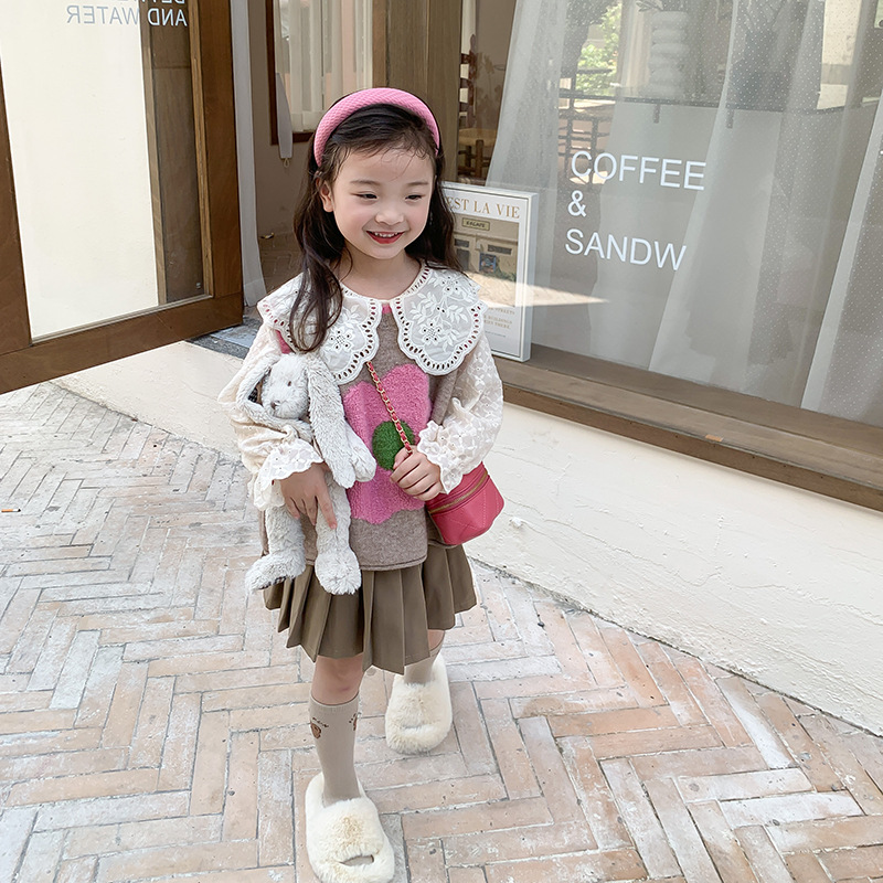 艾摩贝贝2022秋装韩版女童小花马甲+衬衫+百褶半身裙洋气三件套装