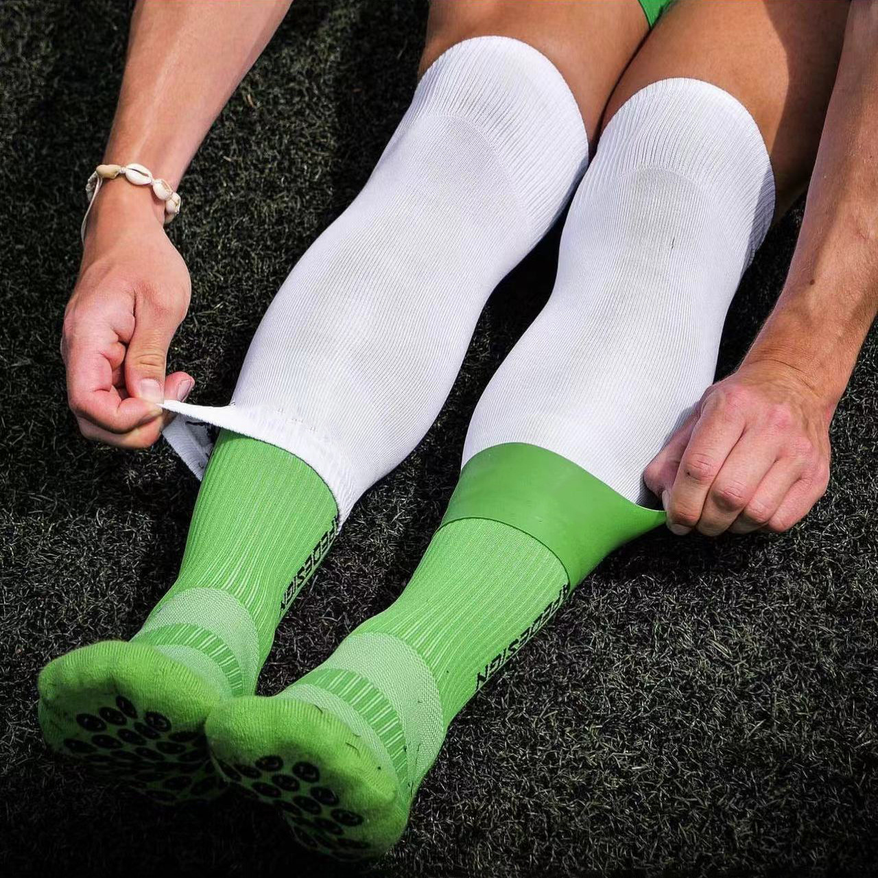 严选男女足球高抓地力grip tape 护颈训练带防脱袜运动护腿硅胶套详情16