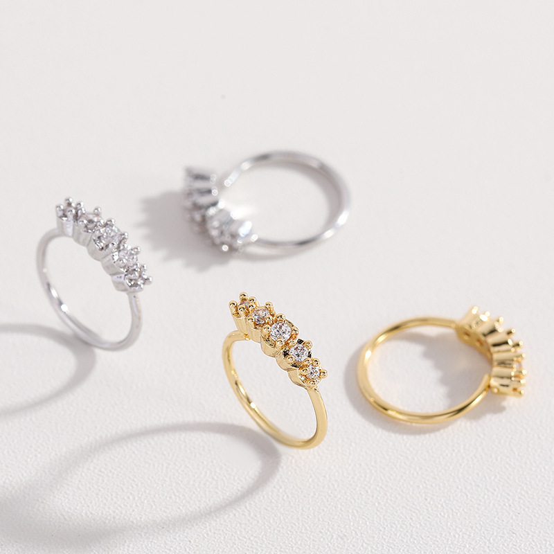 Europe And The United States Light Luxury Stone Nose Ring Female Fashion Trend Metal Texture Nose Decoration Network Red Wind Simple Temperament All Matching Accessories Application Scenario