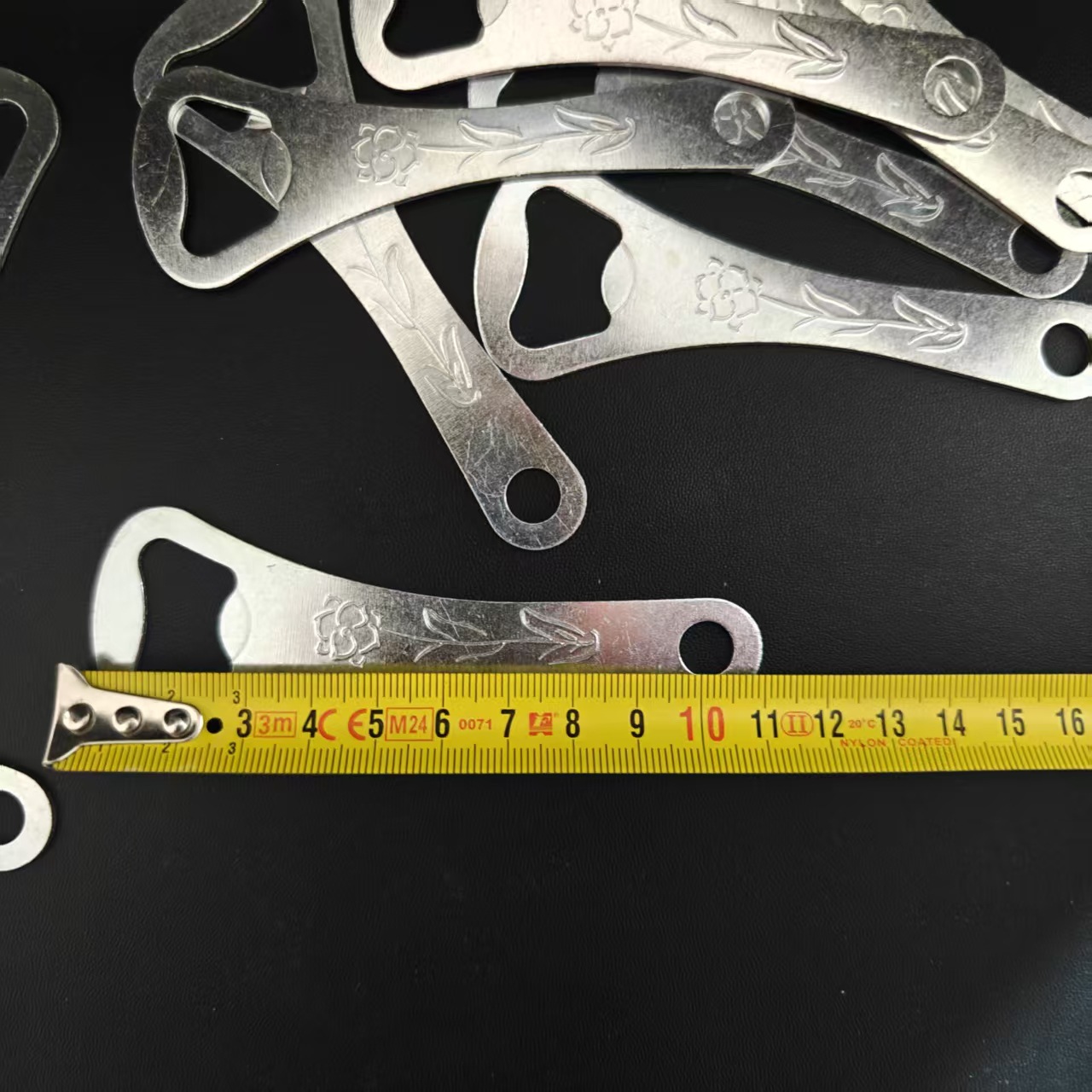 【 Doorway 】110 Wine opener 50 per bundle 1500 per piece 110 Wine opener Large Bottle opener Metal rose Beer screwdriver New style 1 yuan supply source wholesale from street stalls Application Scenario