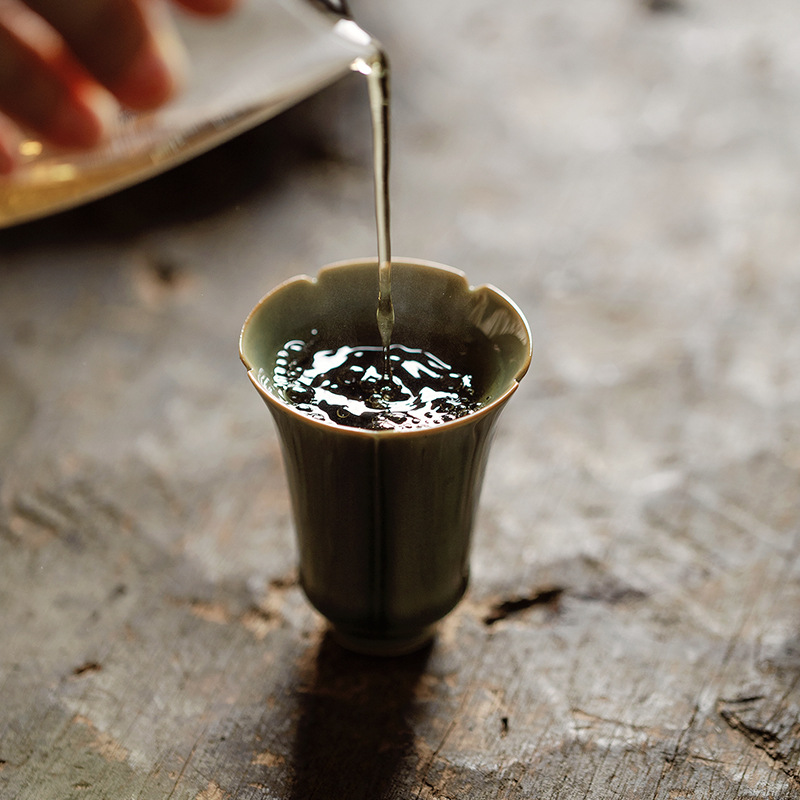 Beam Carving Yue Kiln Longquan Plum Celadon Pleasant Heart Flower Mouth Gather Fragrance Cup Smell Cup Kung Fu Tea Tea Cup Taste Sample Tea Cup Item Picture