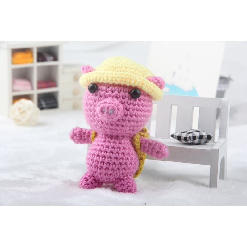 The cute backpack pig manufacturer sells crochet doll DIY material kits in stock