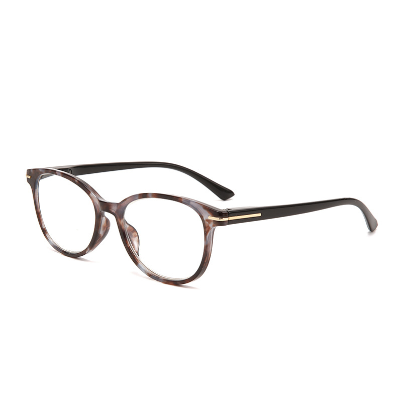 New fashionable anti-blue light reading glasses, PC full-frame coated waterproof high-definition reading glasses for both men and women Application Scenario