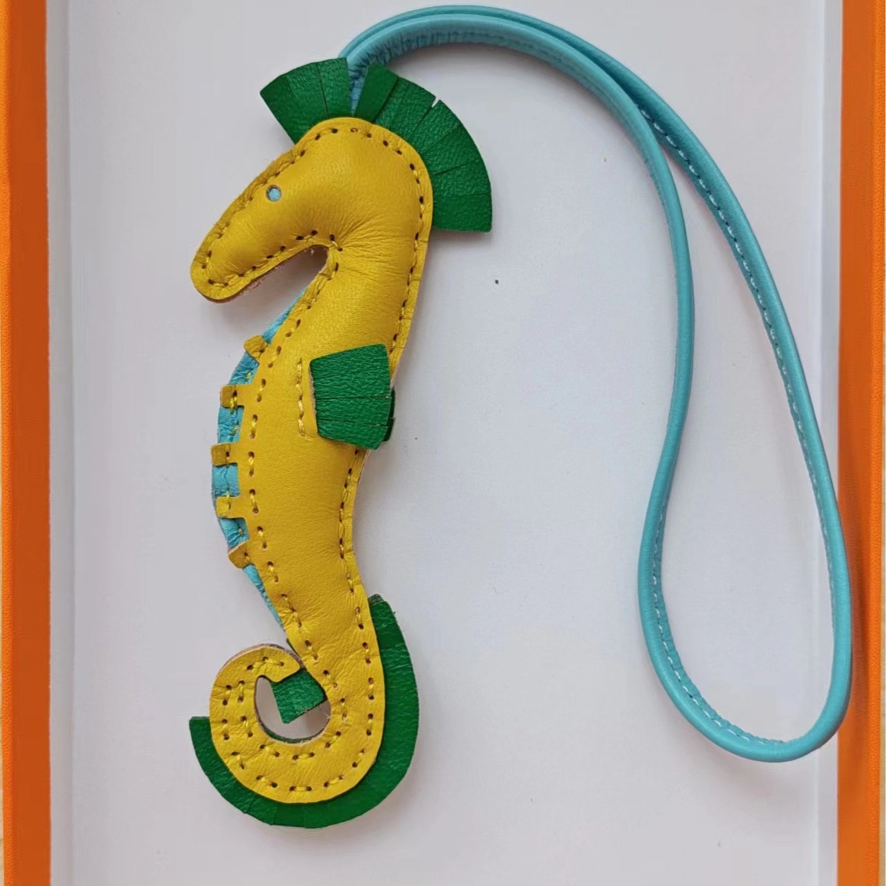 Handmade sheepskin seahorses are suitable for various bag pendants. They are cute, fashionable and high-end details Picture