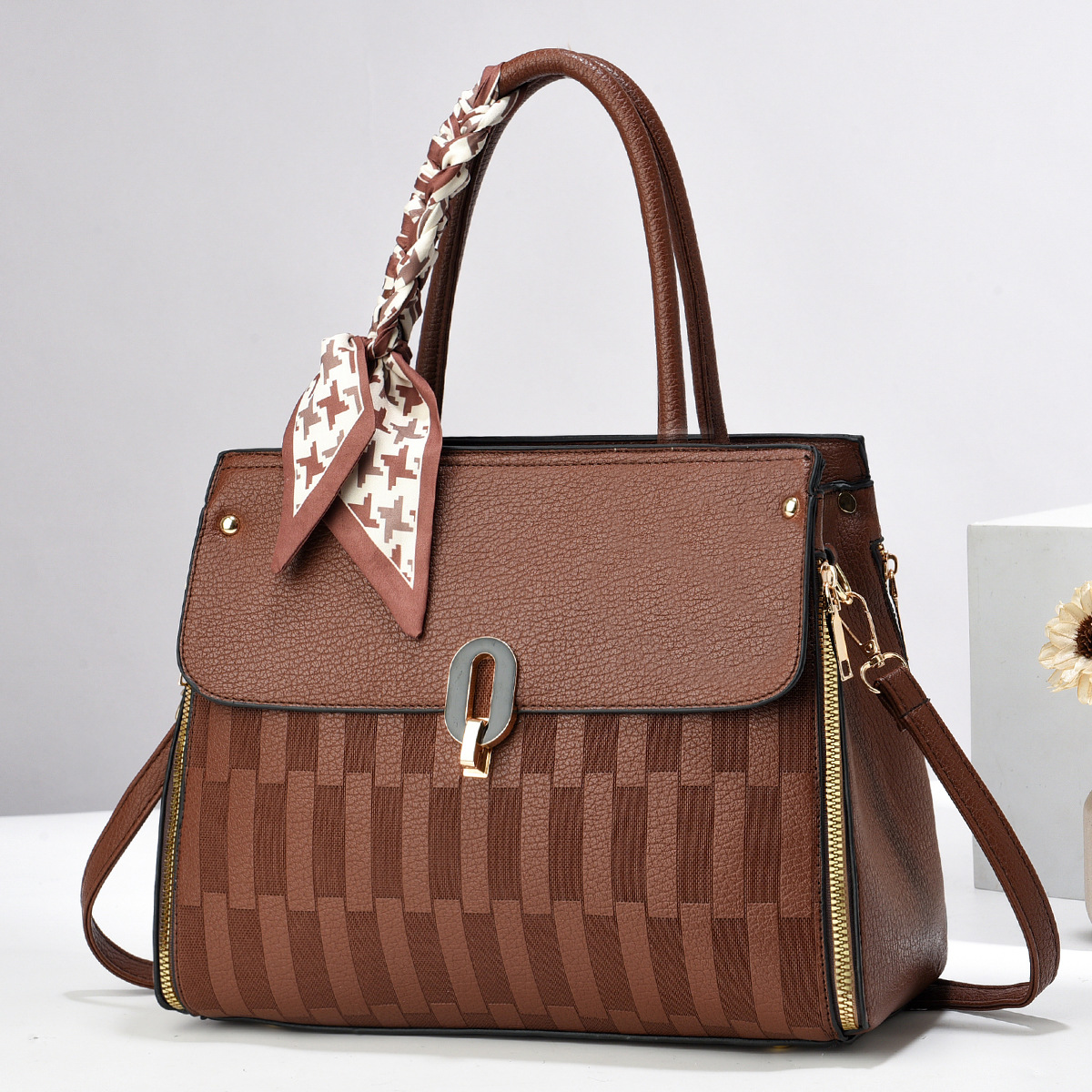 Personality 2024 Women's Handbag Fashion Fashion Shoulder Bag Simple New Bag All The Crossbody Korean Version Crossspan Bag details Picture