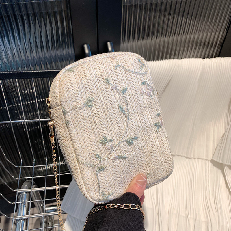 Retro ins casual simple style braided bag 2022 spring new fashion lace flower shoulder bag female full figure