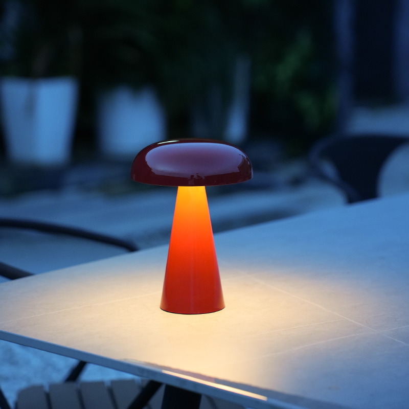 Danish Designer Como Sc53 Bar Mushroom Usb Charging Wireless Atmosphere Nightlight Bedroom Bed Lamp Application Scenario