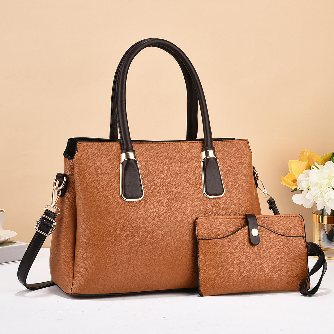 2024 Foreign Trade Manufacturers New All-In-One Fashion Women's Direct Mail Single Shoulder Crossbody Mother Bag Atmosphere Bag Application Scenario