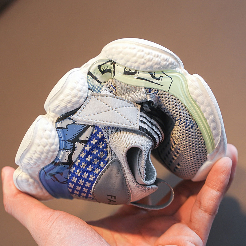 Summer 2024 children's sports shoes: Breathable mesh, lightweight single-mesh shoes for boys, casual dad shoes for girls, a trend Application Scenario