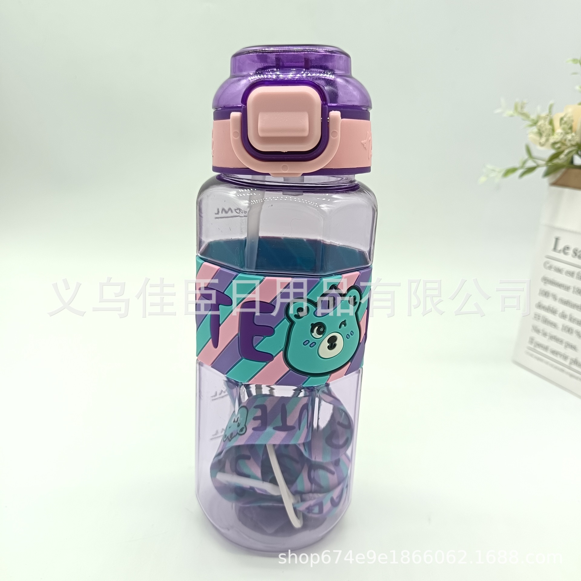 Amazon's best-selling bear octagonal leather strip space cup with a bouncing lid and a shoulder strap, student and children's sports water bottle and cup Specification drawing