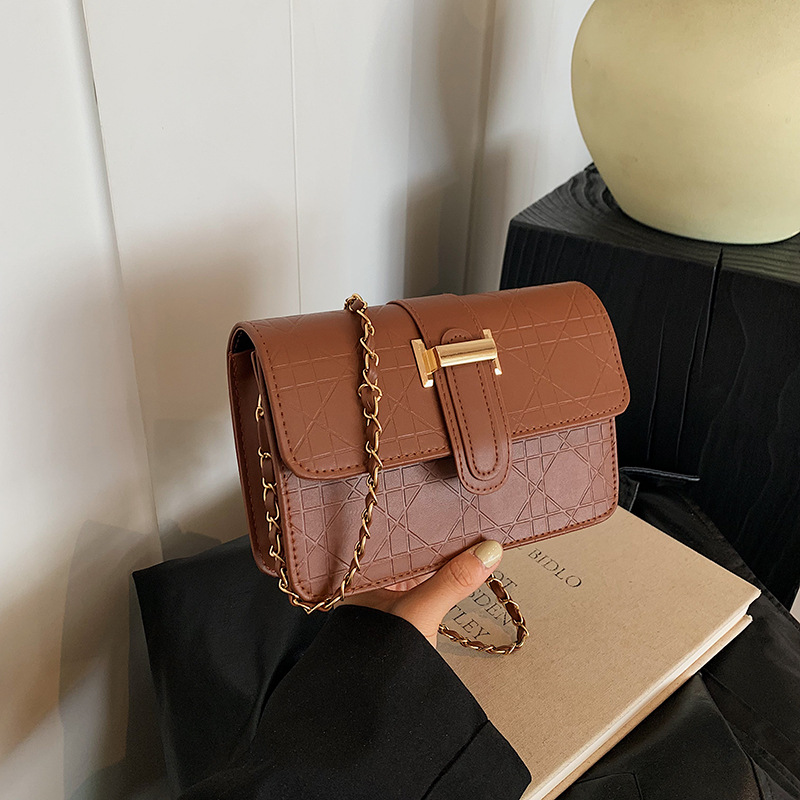 Cross-border foreign trade stylish and high-quality chain small square bag, a new retro, unique and niche design single-shoulder crossbody bag for autumn Item Picture