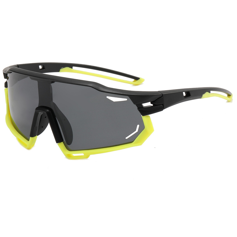 Amazon cross-border new outdoor sports color-changing glasses, men's and women's sunglasses, polarized sunglasses, cycling wholesale Application Scenario