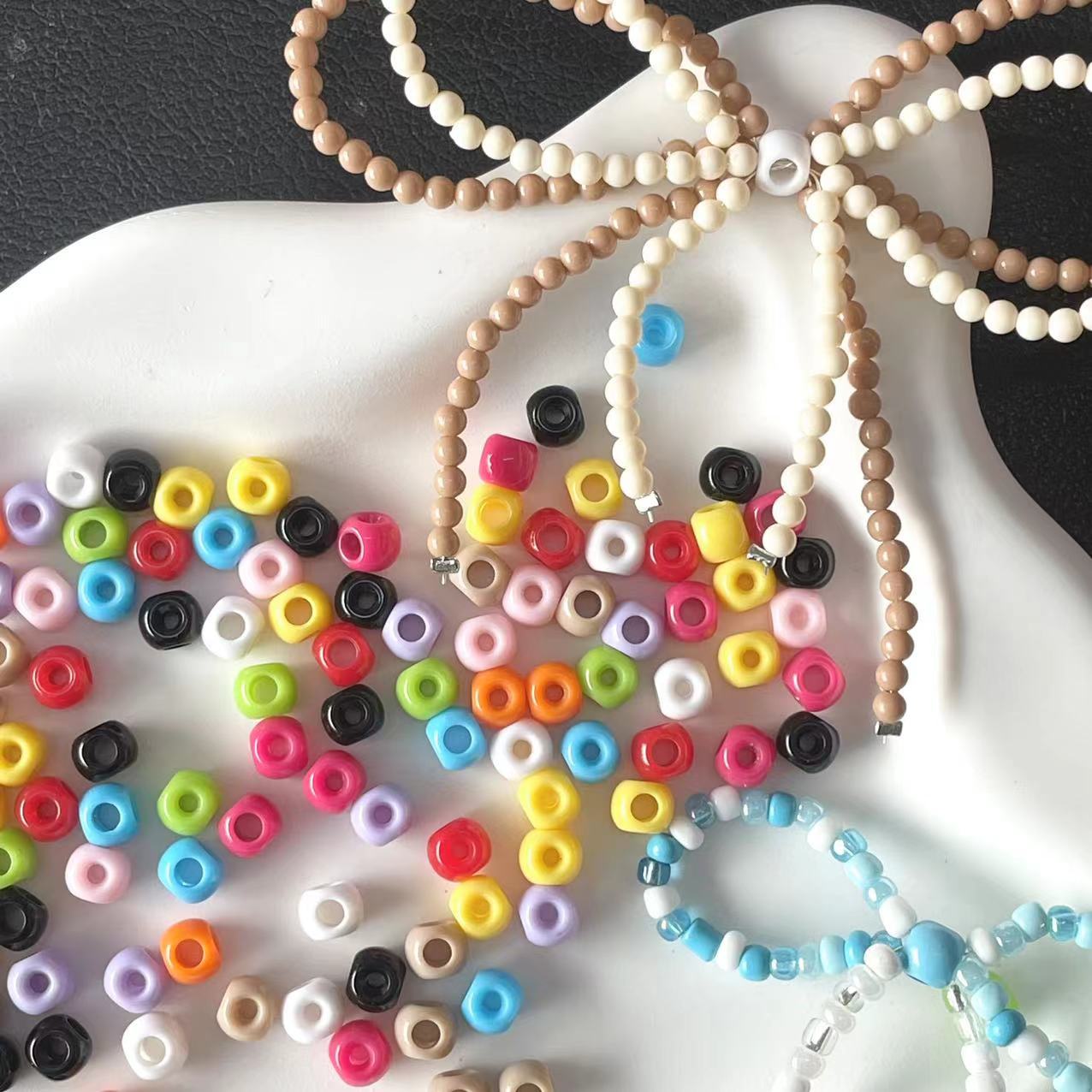 Colorful and multi-color four-hole bead gold powder/silver DIY beaded bow material mobile phone chain accessory details Picture
