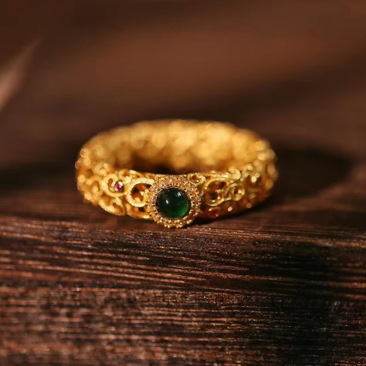 Natural jade A-grade carved ring for men and women, 925 silver thread inlaid with ancient method hollowed-out ring, retro court style Item Picture