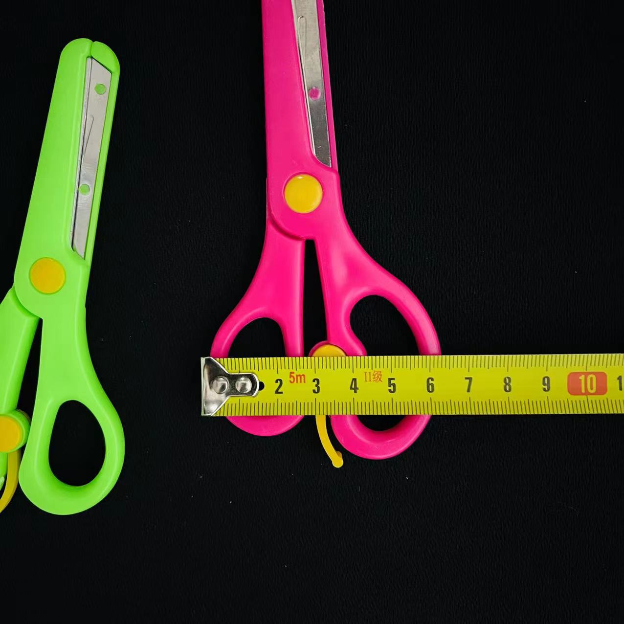 【 Zone 2-8 】 Color iron scissors 50/ Pack 1000/ box Children's scissors, Safety scissors, kindergarten primary school students' round head handmade paper-cutting scissors, small scissors set wholesale Item Picture