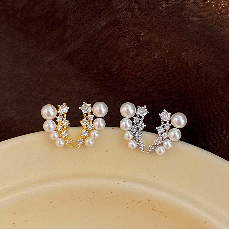 新款时尚耳环高级设计水桶包花朵画油小香风气质超闪百搭个性潮酷新款时尚耳环扇形精致设计感百搭简约超闪