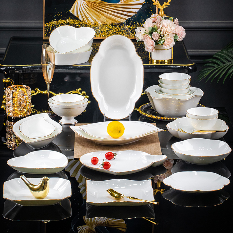 Jingdezhen's personalized gold-edge bone China plate, creative irregular plate, heart-shaped dish plate, suitable for home and hotel display