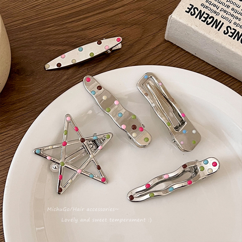 y2k color polka dot metal hair clip, female forehead fringe clip, sweet and cool Spice girl duckbill clip, hair clip headwear Application Scenario