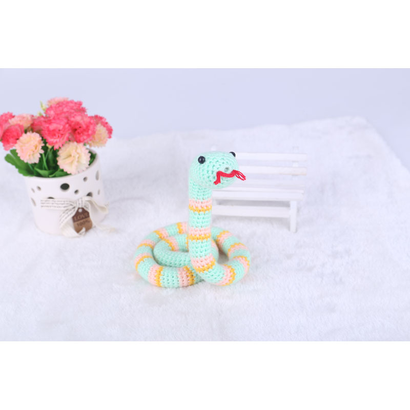 The manufacturer of cute and fresh snake wool DIY material bags sells personalized and fashionable gifts