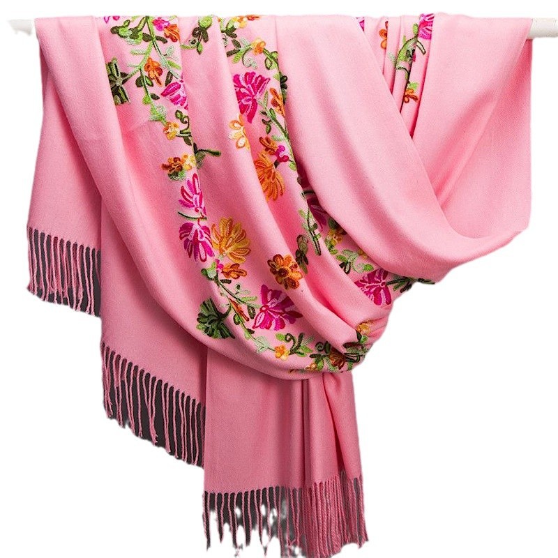 This is a high-end and warm faux cashmere shawl for women in autumn and winter, with ethnic embroidery. It's a gift for relatives' year-end parties during festivals Item Picture