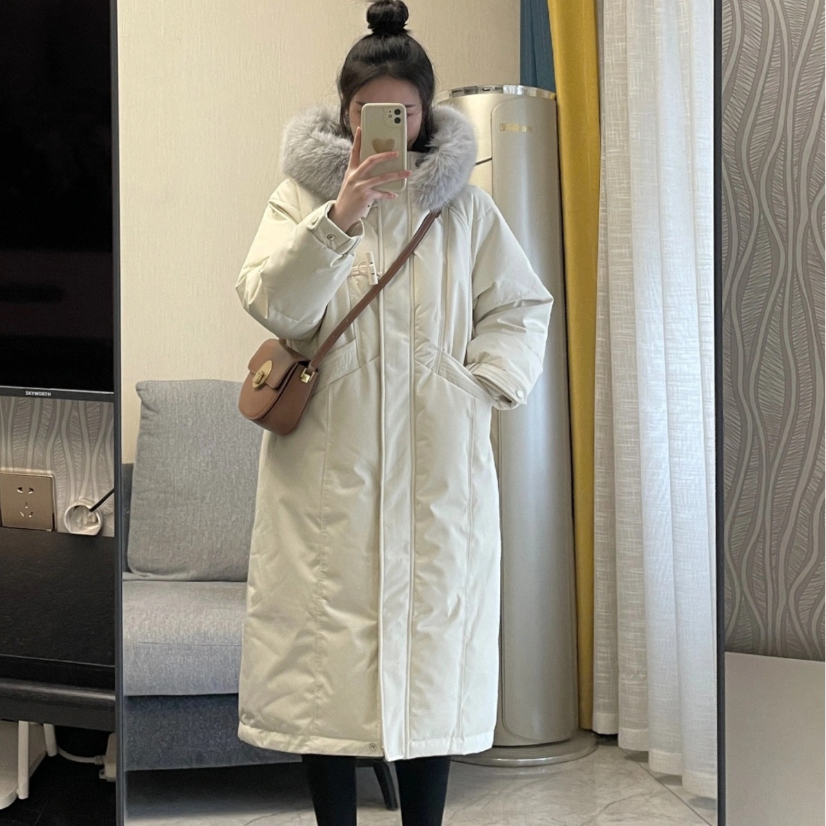 The Same Down Jacket Under The Line Women's Mid-Length 2023 New Explosive Fashion Korean Version Of Winter Thickened Over The Knee Coat Application Scenario