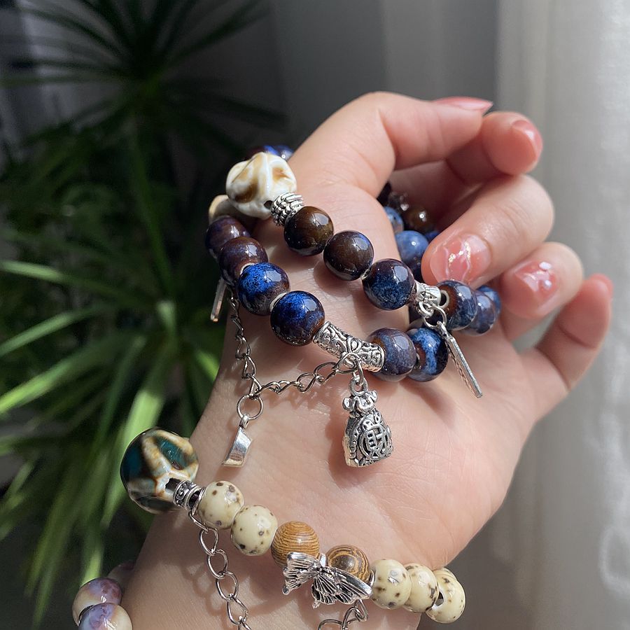 Wholesale of Jingdezhen ceramic bracelets, featuring a new Chinese-style, fresh and delicate hand-woven girls' artistic ancient style beaded bracelets details Picture