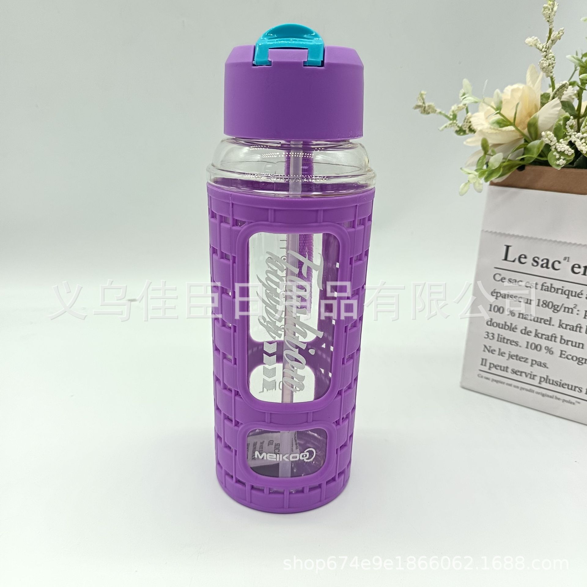 High appearance level plastic large-capacity water cups for both boys and girls, portable drawstring, push-cap, straw, sports and fitness water bottles, straw cups Application Scenario
