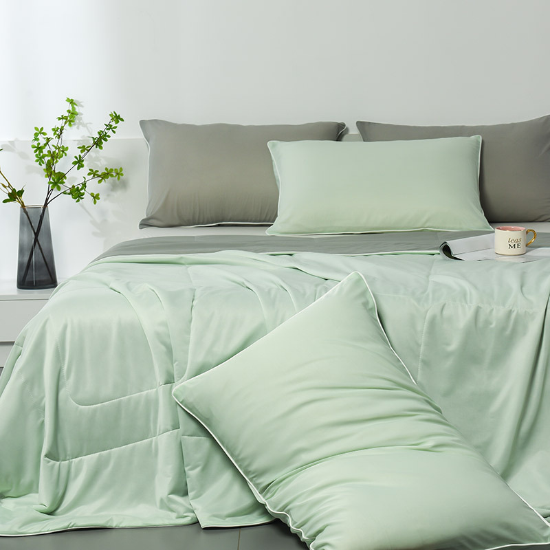 Factory direct sales of Class A ice cream cool summer quilts, air-conditioned quilt cores, washable summer cool quilts, summer thin quilts wholesale details Picture