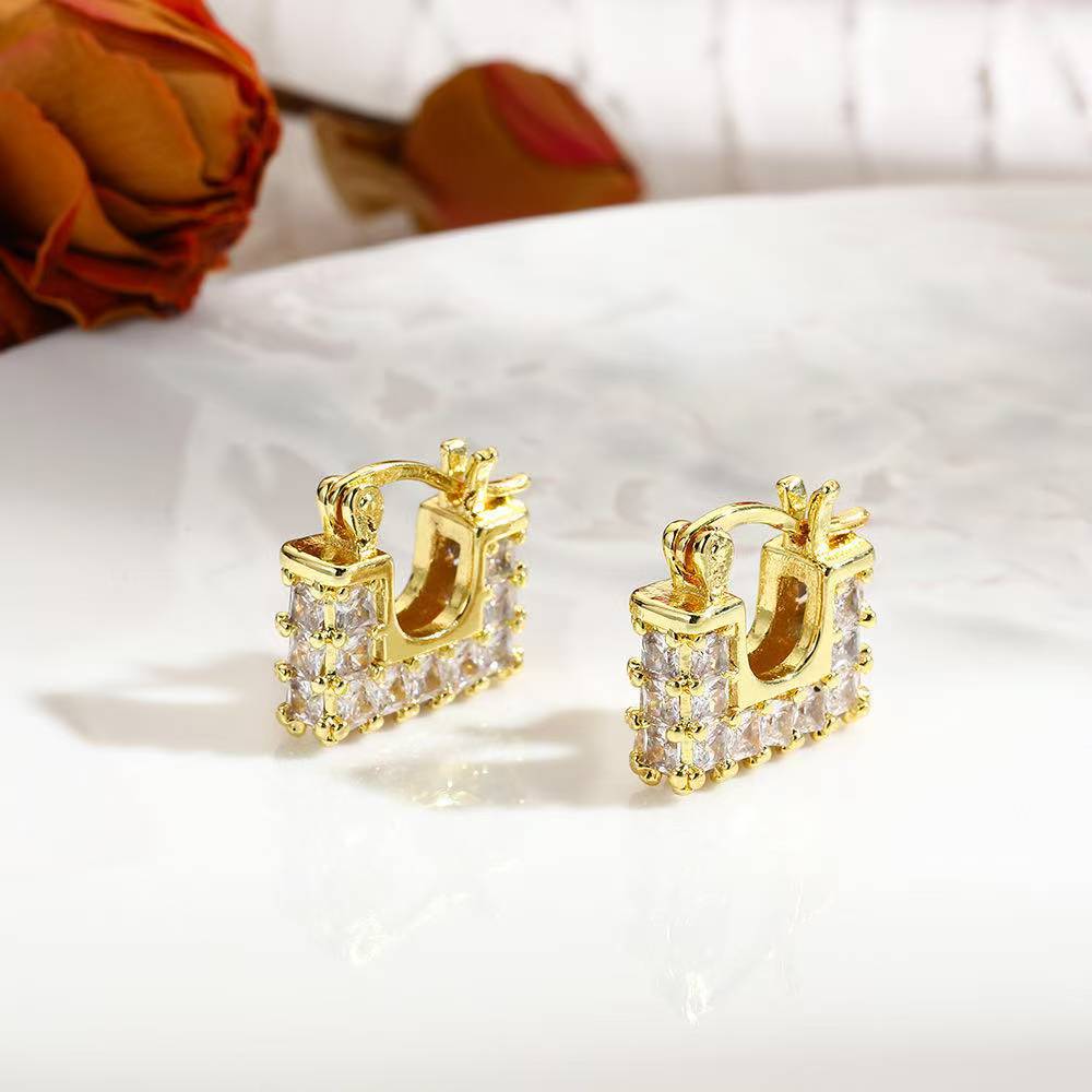 The 2025 summer new fashion geometric Zircon food ring women's personalized light luxury ear ring design is high-end and versatile Specification image