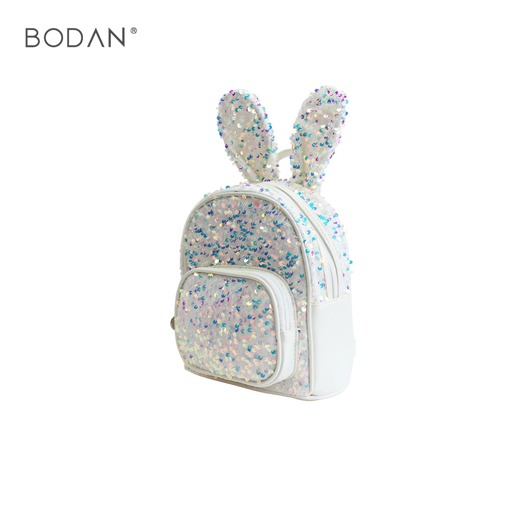 儿童休闲双肩包实物图