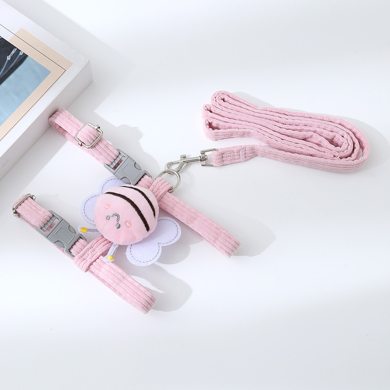 New pet dog leash, cat chest and back strap, outdoor leash, collar, clothes, explosion-proof pet screwdriver Application Scenario