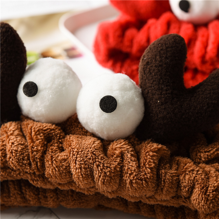 Korean Network Red Big Eyes Antler Hair Band Animal Cartoon Hair Band Face Mask Hair Band Wholesale Women Hair Accessories Application Scenario