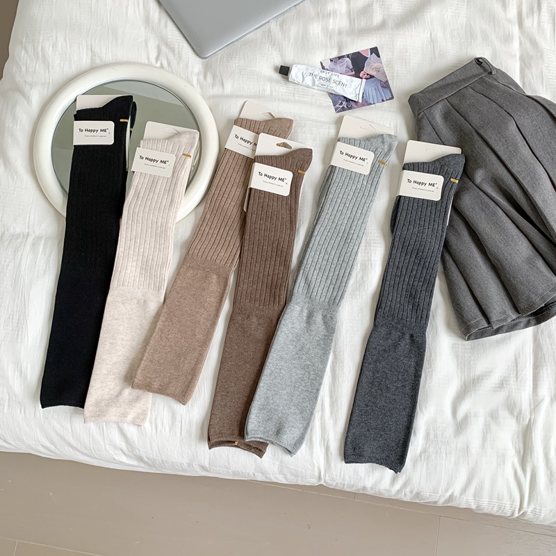 Sock street stall one-piece delivery, Zhuji sock wholesale, double-needle over-the-knee pile socks, thigh socks, breathable and sweat-absorbing, extended over-the-knee flared flared outerwear women's socks one-piece delivery Application Scenario