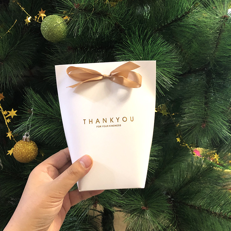 Paper Bag Hot Gold Gift Box Color Box Paper Folding Box Candy Box Application Scenario