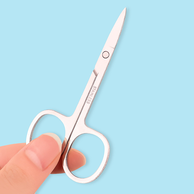Household stainless steel eyebrow trimmers, student beauty tools, curved and pointed beard trimmers, nose hair trimmers, beauty and makeup eyebrow trimmers Application Scenario