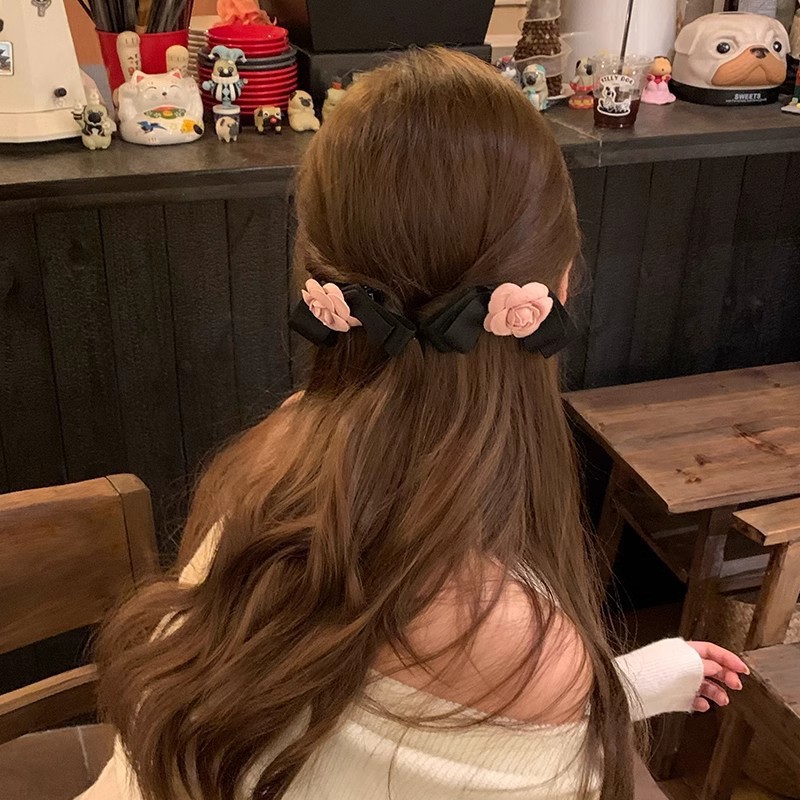 Autumn And Winter New Sweet And Gentle Camellia Flower Bow Hair Clip Small Fragrance Wind Back Head Top Clip Hair Accessories Woman Application Scenario