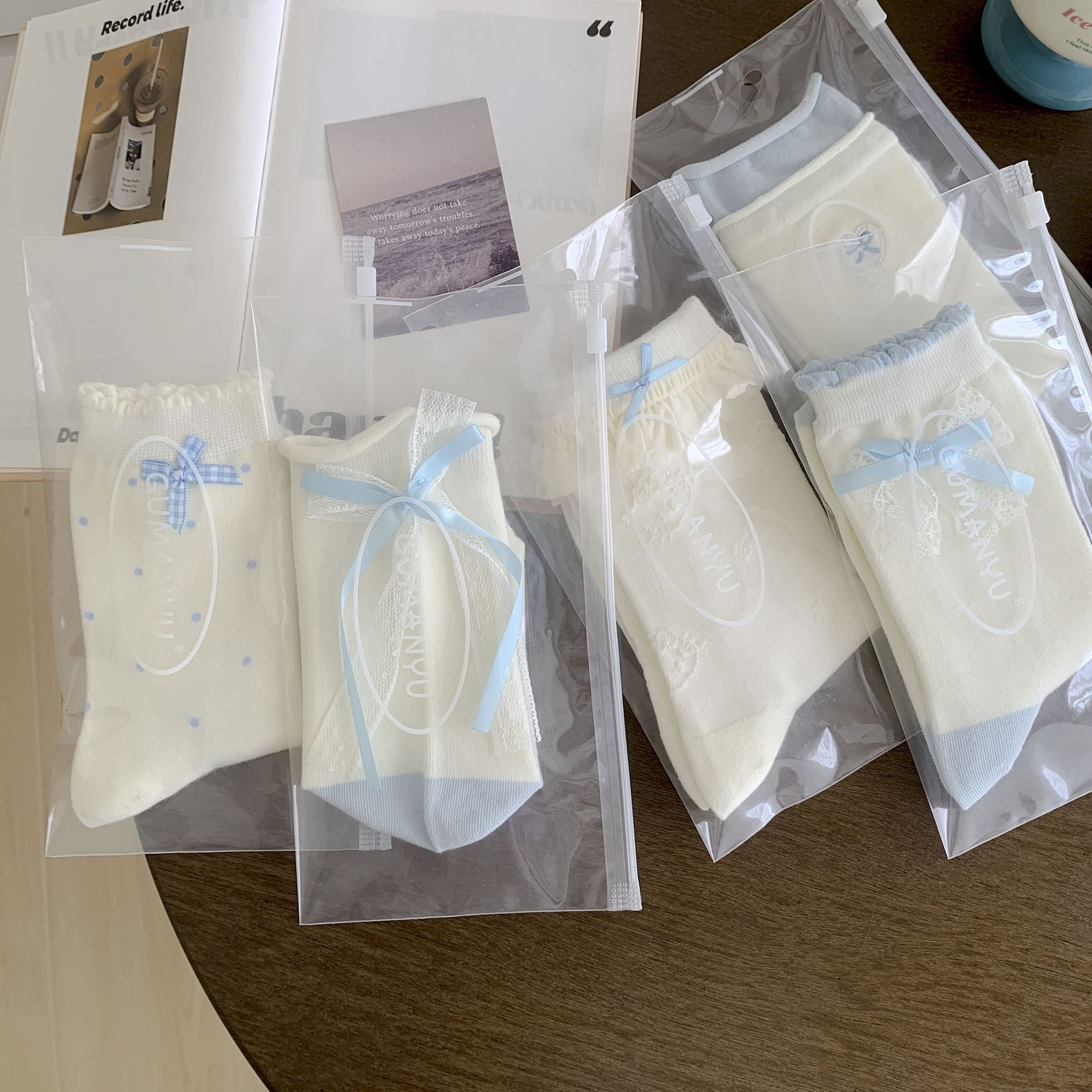 One-piece delivery service for Korean-style bow socks, MiU-style white and blue pile socks for women, new spring and autumn embroidered lace mid-calf socks pic 39