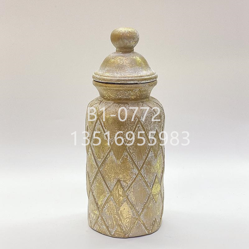European retro light luxury electroplated metal general can decoration, TV entrance hall decoration, storage can decoration, golden castle vase Application Scenario