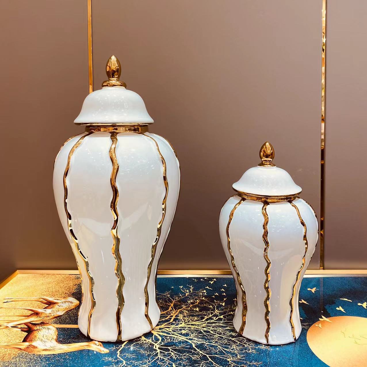 Ceramic light luxury electroplating general tank European flower vase handicrafts decoration porch soft decoration storage tank General bottle details Picture