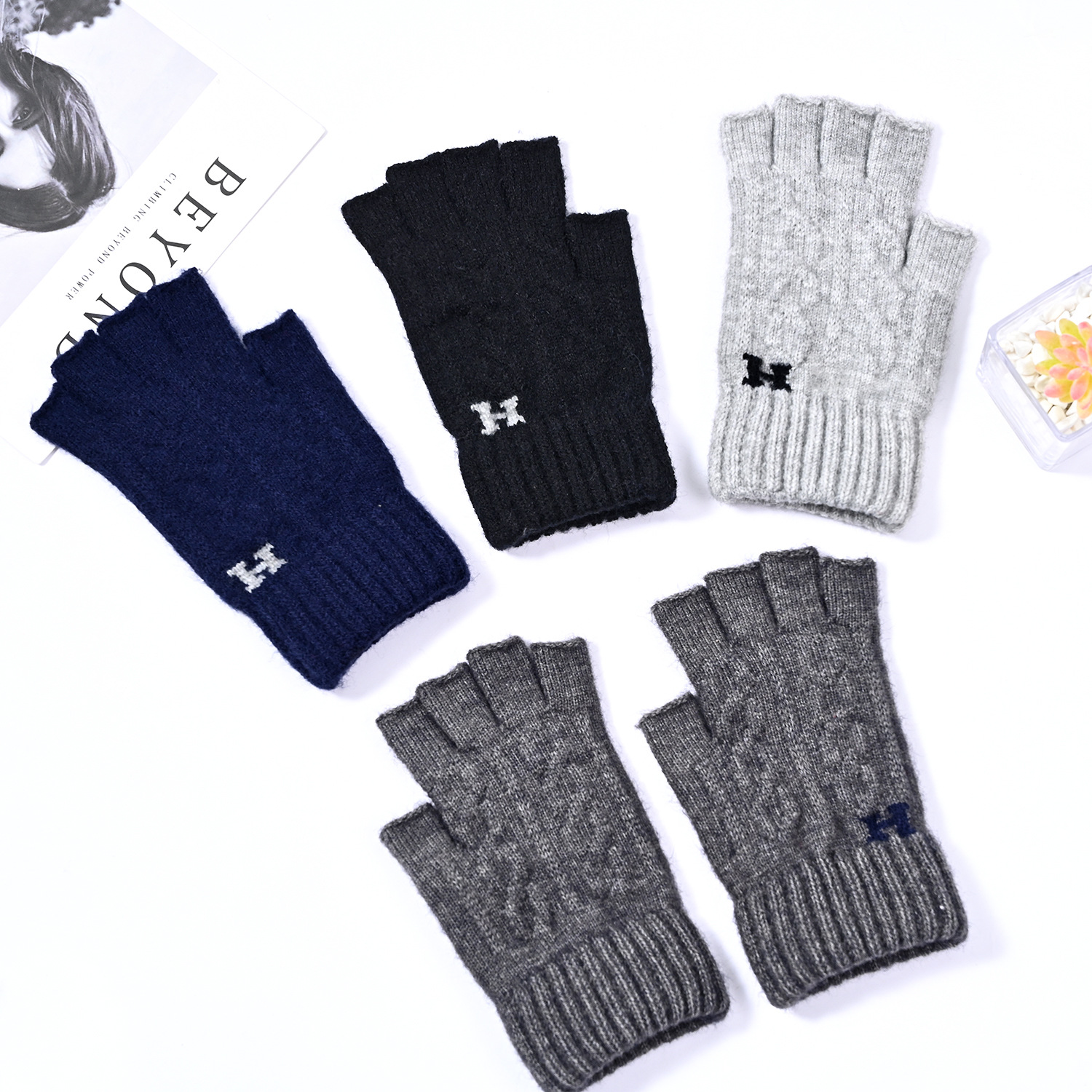European version half-finger knitted gloves with fleece for winter, men's warmth, outdoor cycling, winter cycling wholesale factory direct sales details Picture